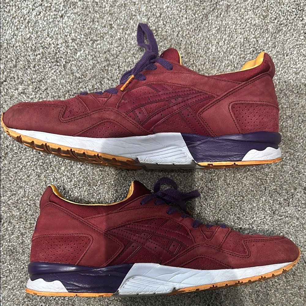 ASICS Gel-Lyte V Men's Burgundy Sneakers - Picture 3 of 8
